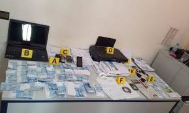 توقيف 3 أشخاص متهمين بتزوير العملة الوطنية بتطوان