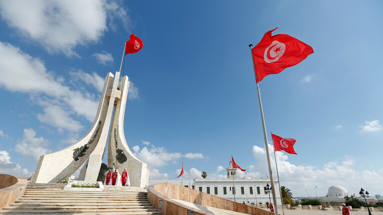 أحزاب ومنظمات تؤكد أن الاستشارة لا يمكن أن تكون بديلاً عن حوار لتقرير إصلاحات سياسية واقتصادية في تونس