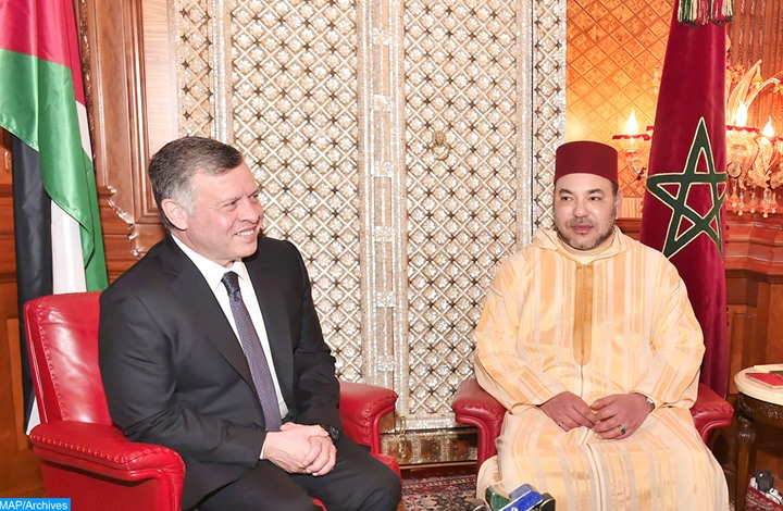 برقية تهنئة من جلالة الملك إلى الملك عبد الله الثاني إثر نجاح العملية الجراحية التي أجريت له