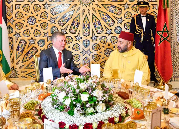 صاحب الجلالة الملك محمد السادس يجري مكالمة هاتفية مع ملك الأردن
