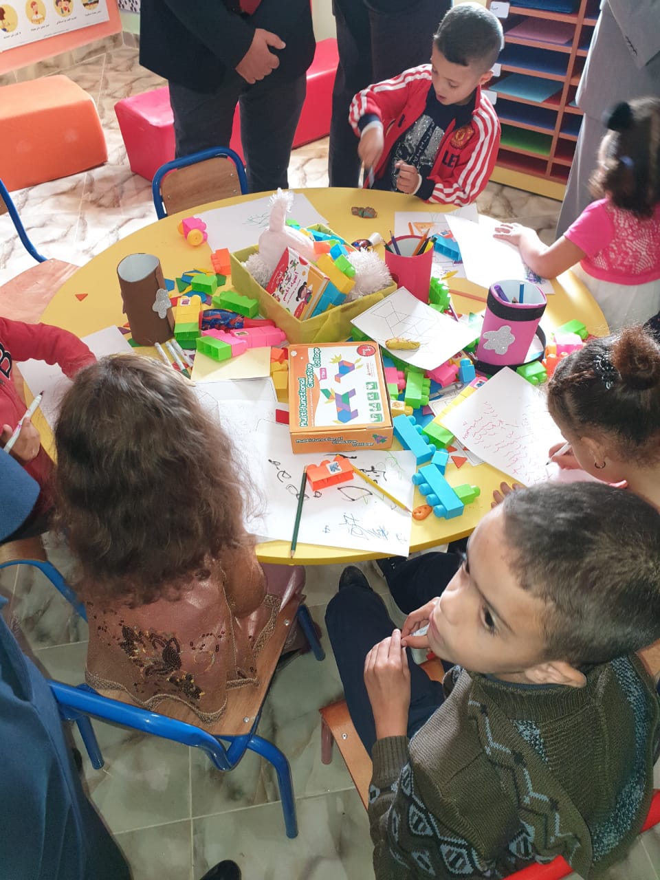 العاملون في مؤسسات الرعاية الصحية يعيشون أوضاعا مزرية