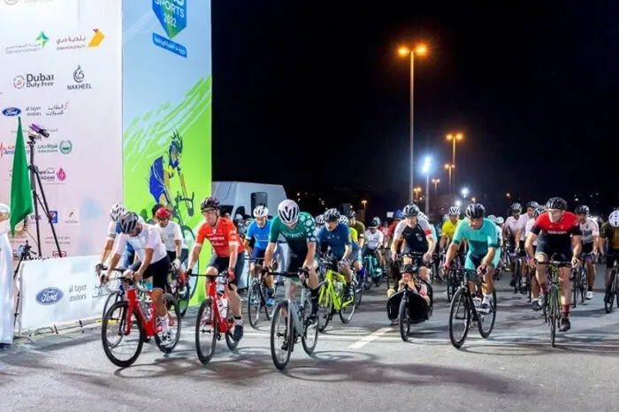 الدراج المغربي هشام بنوزة يفوز بسباق الدراجات الهوائية في بدبي