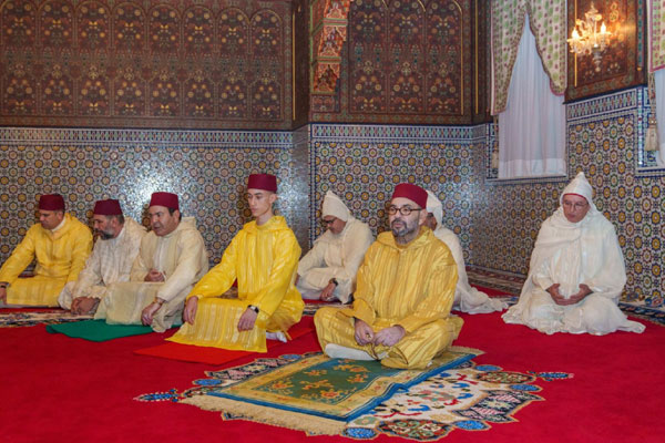 أميرالمؤمنين صاحب الجلالة الملك محمد السادس يحيي ليلة القدر المباركة