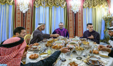جلالة الملك يقيم مأدبة إفطار على شرف صاحب السمو الشيخ محمد بن زايد آل نهيان ولي عهد أبوظبي