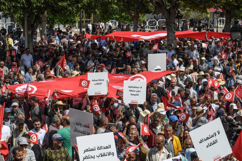 مظاهرات مناهضة لسياسات الرئيس التونسي￼