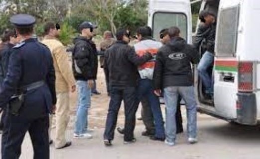 توقيف ثمانية أشخاص من بينهم قاصرين متهمين بالتجمهر وتبادل العنف المرتبط بالشغب الرياضي