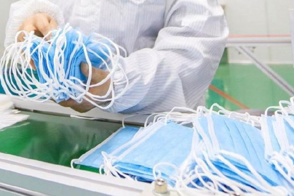 كوفيد 19 ينتقل إلى المستوى”البرتقالي المتوسط” وعودة لارتداء الكمامة في التجمعات والأماكن المغلقة