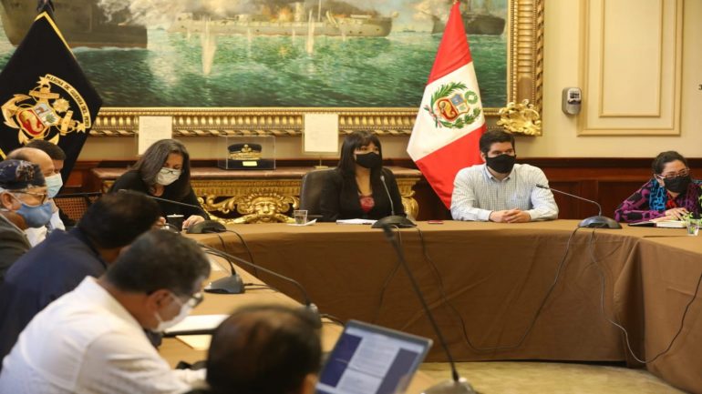برلمانيون بيروفيون يدعون حكومة بلادهم إلى تصحيح قرارها “غير المسؤول” بالاعتراف ب”كيان وهمي”