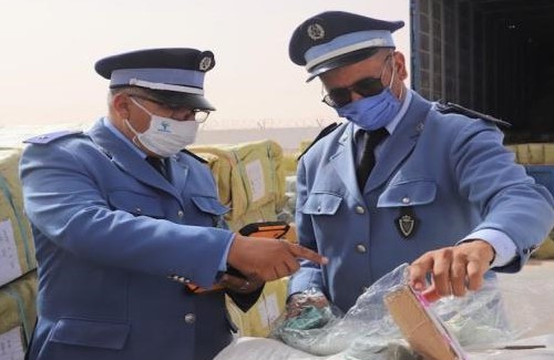 إحباط محاولة إدخال مبالغ مالية غير مصرح بها ومنتجات صيدلانية مهربة
