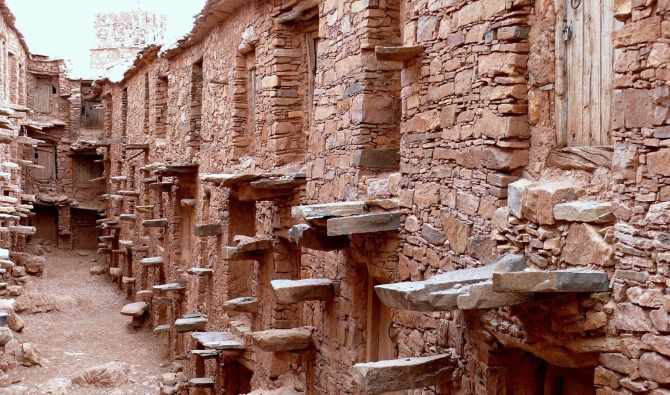 التراث الثقافي في البلاد مرآة عاكسة لهوية الشعب والحضارة