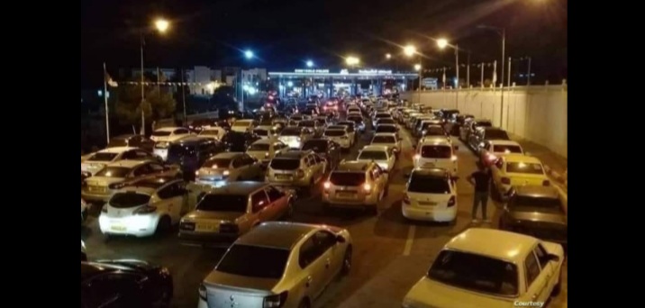 ماحقيقة صفوف السيارات الجزائرية على حدود تونس؟