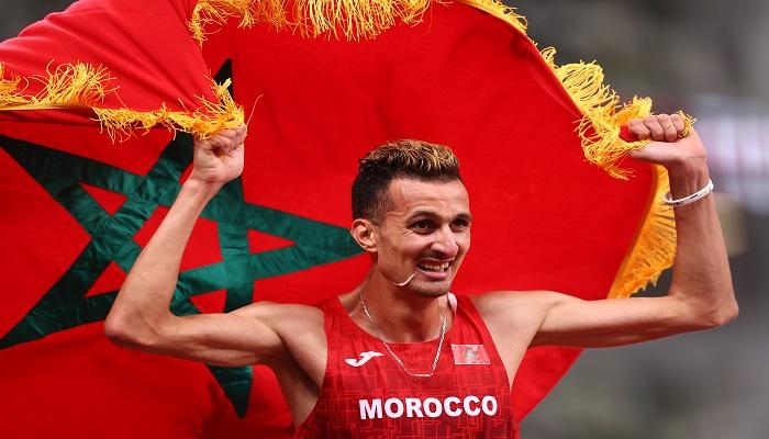 البطل سفيان البقالي يفوز بالمركز الأول في سباق 3000 متر موانع