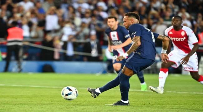 بطولة فرنسا: باريس سان جيرمان يتعادل أمام موناكو ( 1-1)