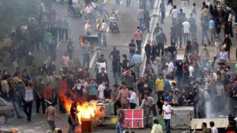 إيران تواجه مشاكل سياسية واقتصادية واجتماعية لا حصر لها