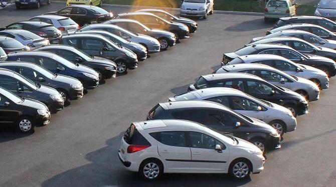 انخفاض مبيعات السيارات مقارنة مع السنة الماضية