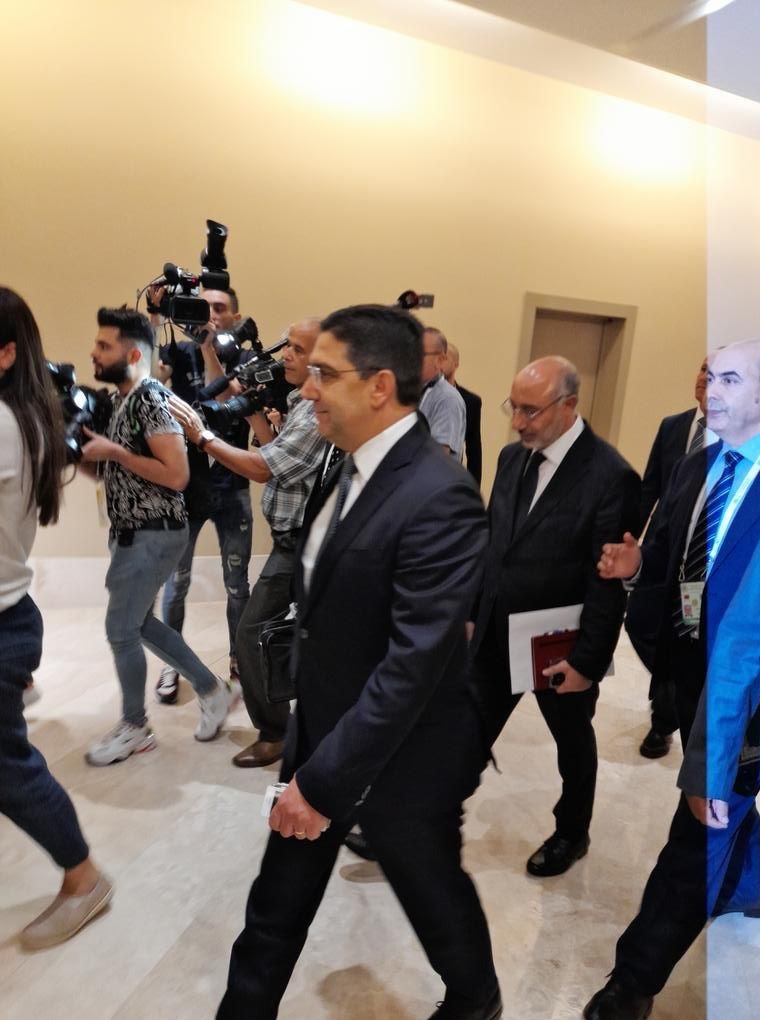 ناصر بوريطة أول وزير مغربي رفيع المستوى يصل إلى الجزائر