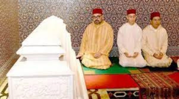 أمير المؤمنين يترأس الجمعة بالرباط حفلا دينيا بمناسبة الذكرى الرابعة والعشرين لوفاة جلالة المغفور له الملك الحسن الثاني