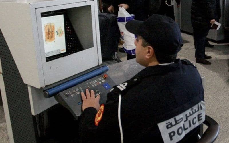 إلقاء القبض على بارون مخدرات كان يهم بالسفر إلى قطر لمتابعة المباريات