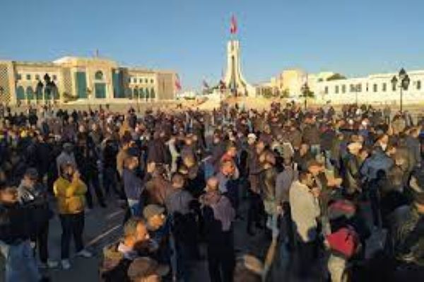 إضراب يشل حركة النقل العمومي بالعاصمة التونسية
