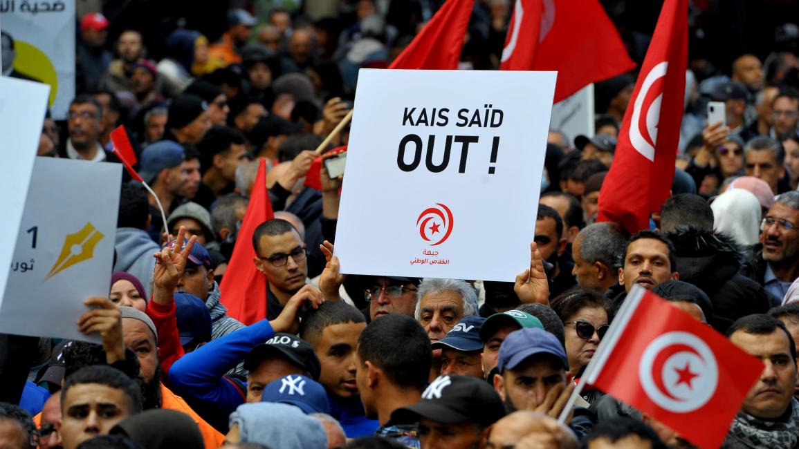 نظام الرئيس التونسي يواصل حملة اعتقالات غير مبررة