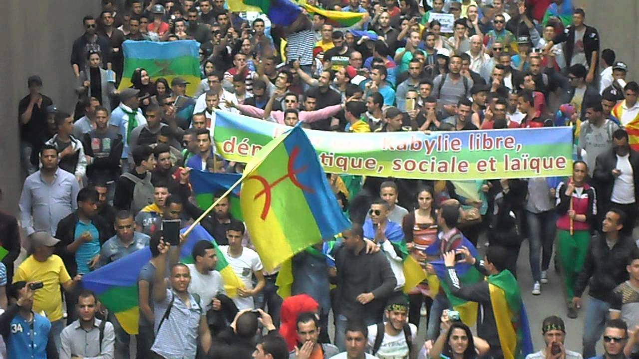 بترخيص من السلطات الفرنسية حركة “الماك” القبائلية تنظم مظاهرة بباريس