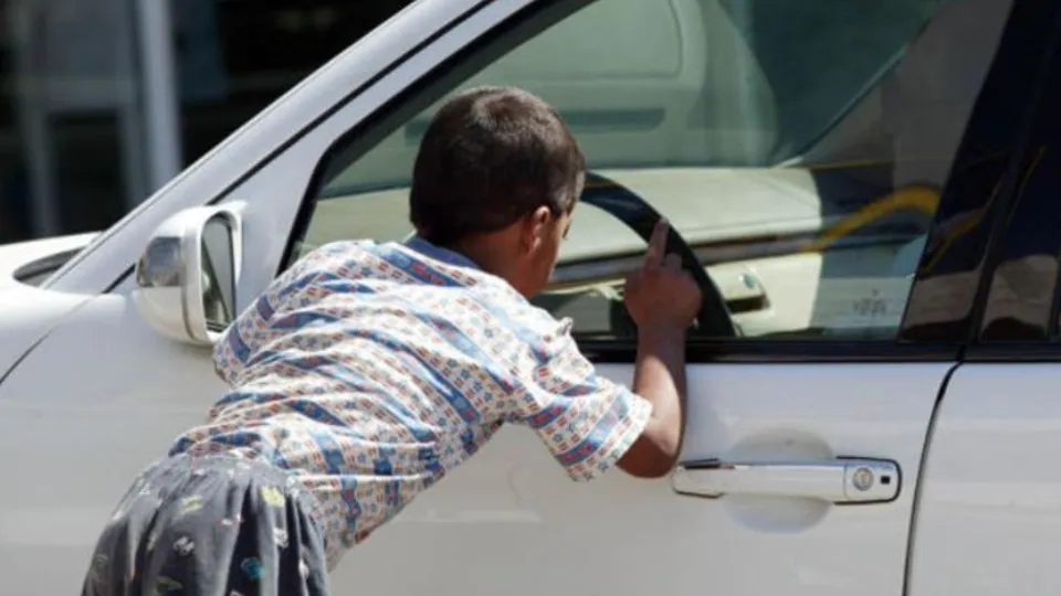 وبــه الإعــلام