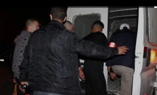 مكناس..توقيف 4 أشخاص يشتبه ارتباطهم بشبكة سرقة وتصريف السيارات وترويج المخدرات