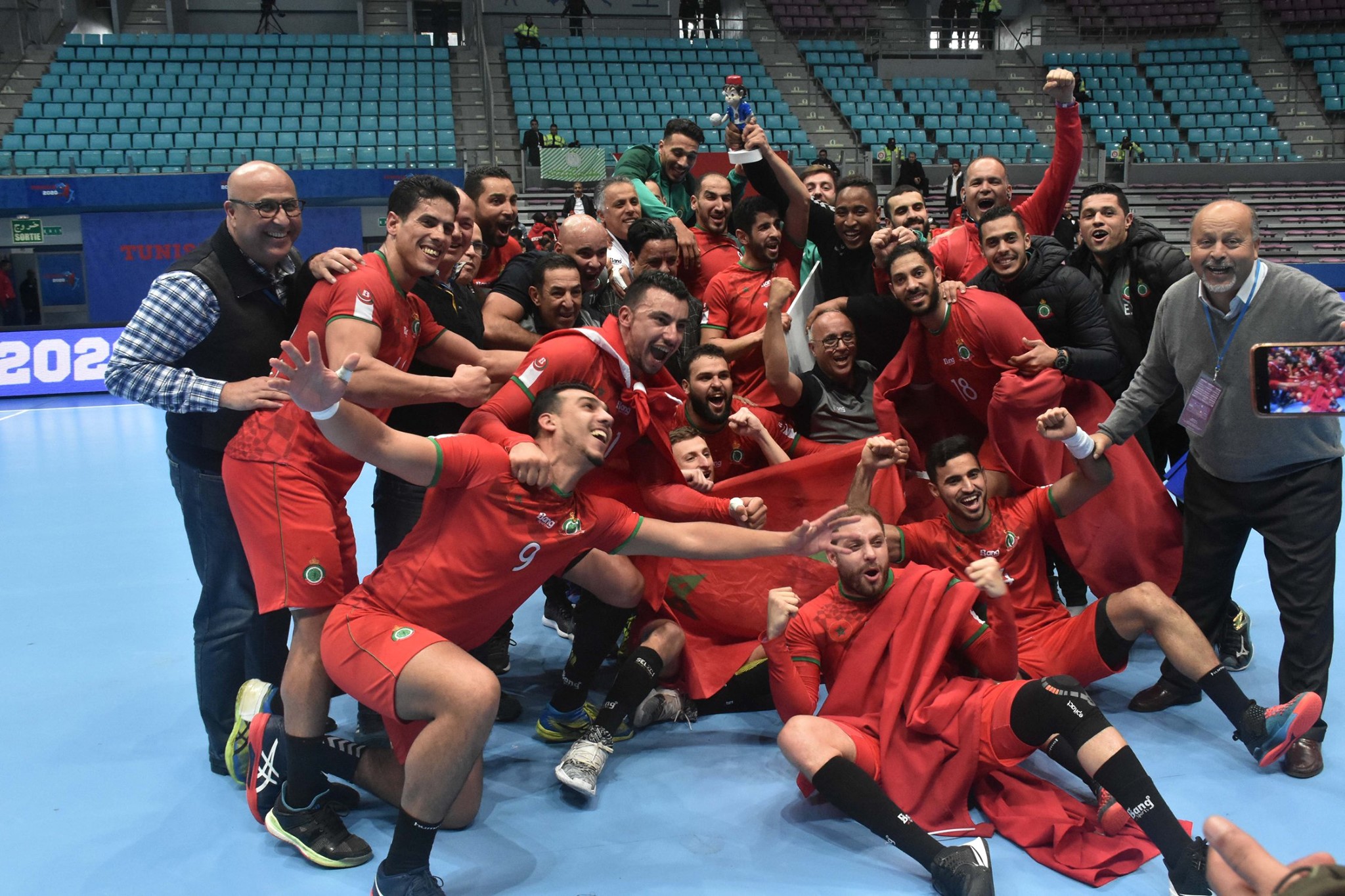 مصري يتولى تدريب المنتخب المغربي لكرة اليد