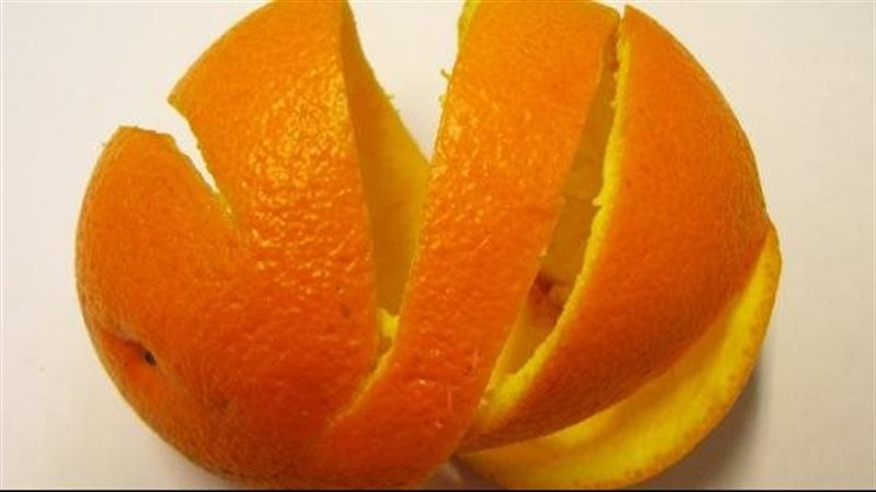 فوائد قشور البرتقال لا تحصى