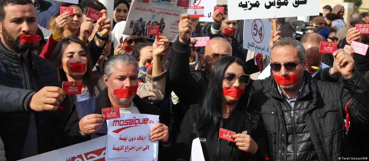  تونس ..الاتحاد الدولي للصحفيين يدعو رئيس الجمهورية إلى ممارسة صلاحياته من أجل حماية الحريات الصحفية