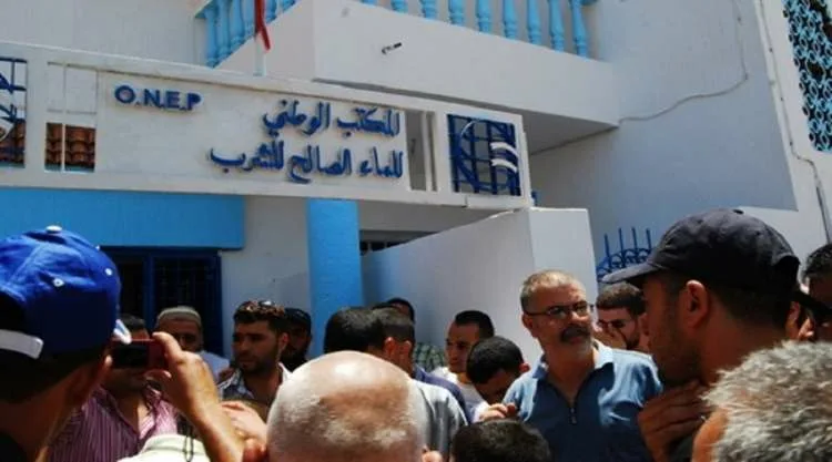 مستخدمو قطاع الماء مصرون على مواصلة الإضرابات عن العمل