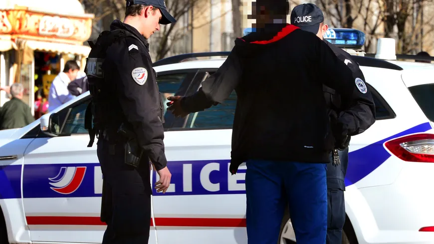 Il n’y a pas que des Imams égarés en France : Histoire d’un professeur noir, Burkinabé- français.