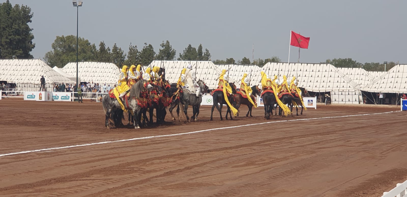 انطلاق منافسات الدورة 23 لجائزة الحسن الثاني لفنون الفروسية التقليدية ” التبوريدة” بالرباط