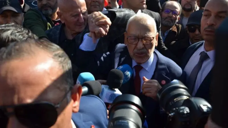 شخصيات عالمية ومغربية تطالب بإطلاق سراح الغنوشي والمعتقلين السياسيين