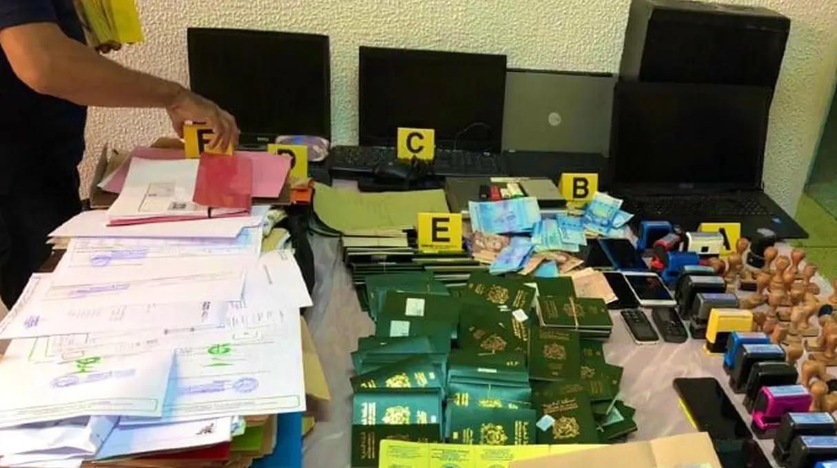 تفكيك شبكة متخصصة في تزوير ملفات للحصول على “فيزا شنغن”