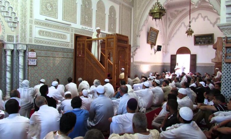 إعفاء خطيب مسجد اعترض على الخطبة الموحدة المقررة