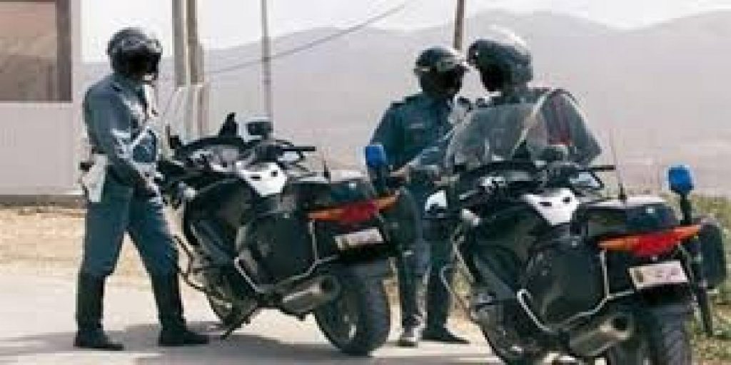 أكادير ..كوكبة للدراجين تضبط سيارة فارهة بداخلها كمية مهمة من الكوكايين