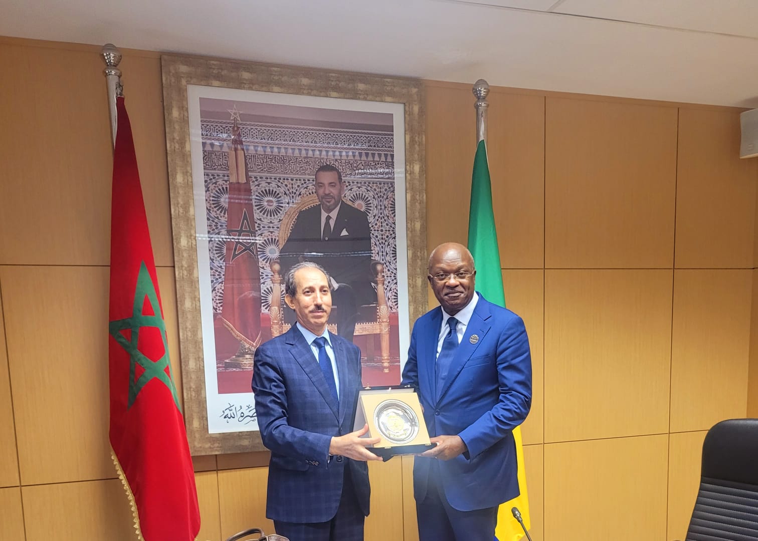 الداكي يجري مباحثات مع وزير العدل الغابوني لتعزيز التعاون القضائي بين البلدين
