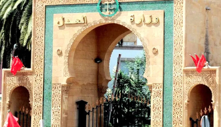 كتاب الضبط بالمحاكم يرفضون قرار الاقتطاع من الأجور ويواصلون الإضرابات