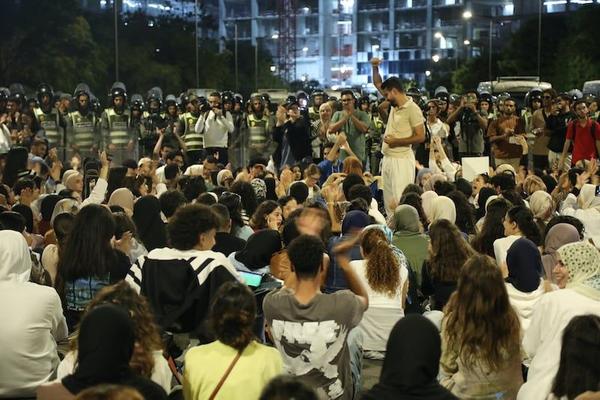 ولاية أمن الرباط، تنفي تسجيل أية اعتقالات أو تقييد اللحرية ضمن المشاركين في التجمهر الذي نظمه طلبة كلية الطب والصيدلة وعائلاتهم