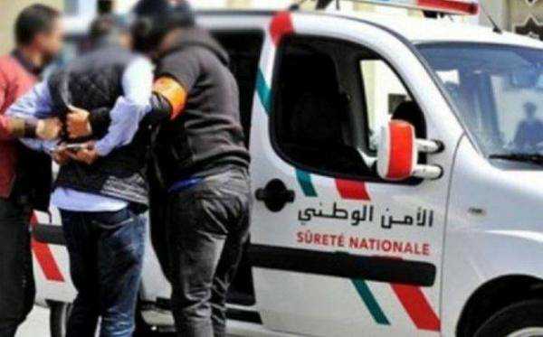 توقيف شخص للاشتباه فيه بالاستيلاء على معطيات بنكية بدعوى تمكين زبناء من الحصول على جوائز نقدية أو مساعدات اجتماعية