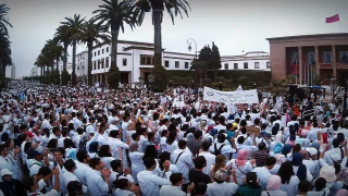 عودة طلبة الطب والصيدلة إلى المدرجات بعد انقطاع عن الدراسة لمدة تزيد عن عشرة أشهر