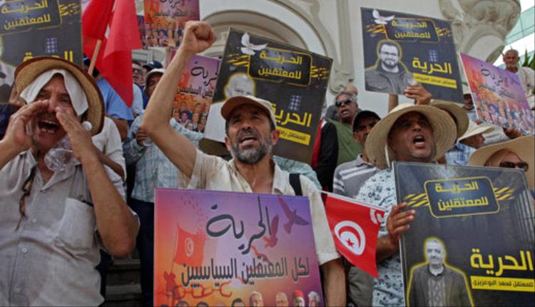 تونس.. أحزاب المعارضة تسعى لتوحيد صفوفها في مواجهة نظام الرئيس