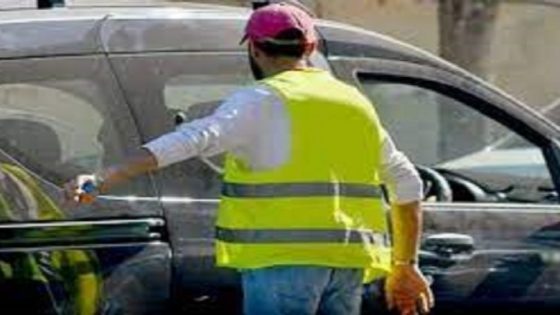 إنها مهام حراس السيارات غير المرخصين بطنجة
