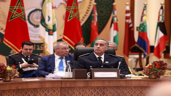 توشيح عبد اللطيف حموشي بوسام الأمير نايف للأمن العربي من الدرجة الأولى.