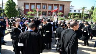 وزير العدل المغربي يلوّح بالتراجع عن مشروع قانون المحاماة بسبب الخلافات
