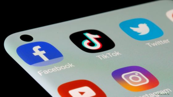 Facebook, TikTok, Twitter, YouTube and Instagram apps are seen on a smartphone in this illustration taken, July 13, 2021. REUTERS/Dado Ruvic/Illustration