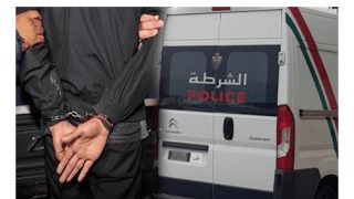 سرقة مبلغ مالي من داخل وكالة لتحويل الأموال تحت التهديد بإضرام النار