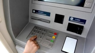 احتيال بنكي عبر الهاتف يستهدف المغاربة.. وخبراء يحذرون من تسريب البيانات الشخصية