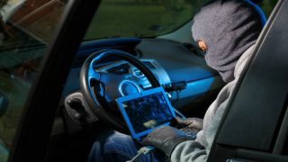 الدارالبيضاء…الأمن يطيح بشبكة لسرقة السيارات وتفكيكها وبيعها كقطع غيار